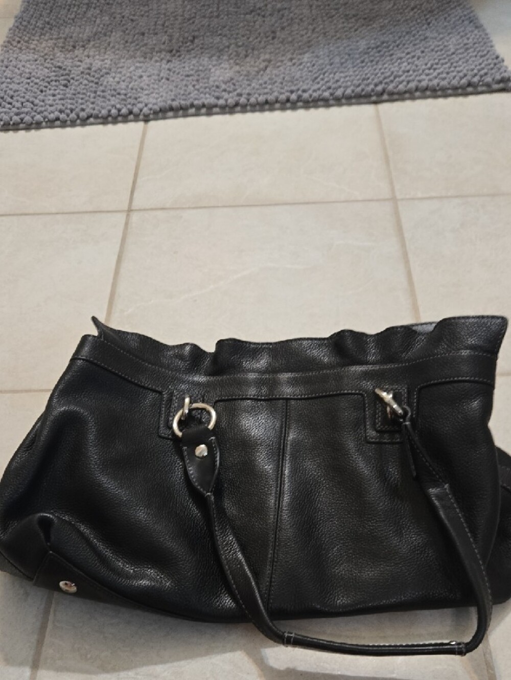 Coach Structured Black Leather Shoulder Bag - Elegant Everyday Carry - Picture 4 of 6